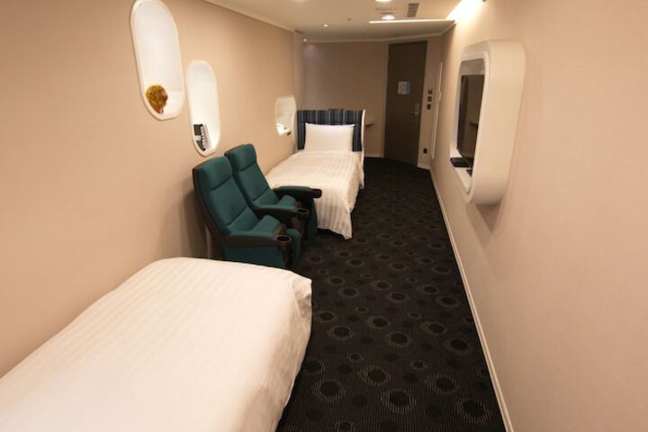 Room 8 of 61