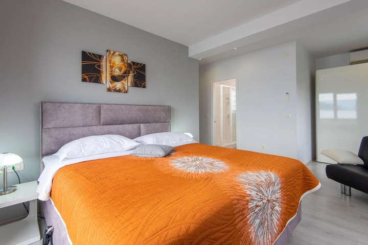 Nice Home in Sreser with Hot Tub Sauna & WiFi