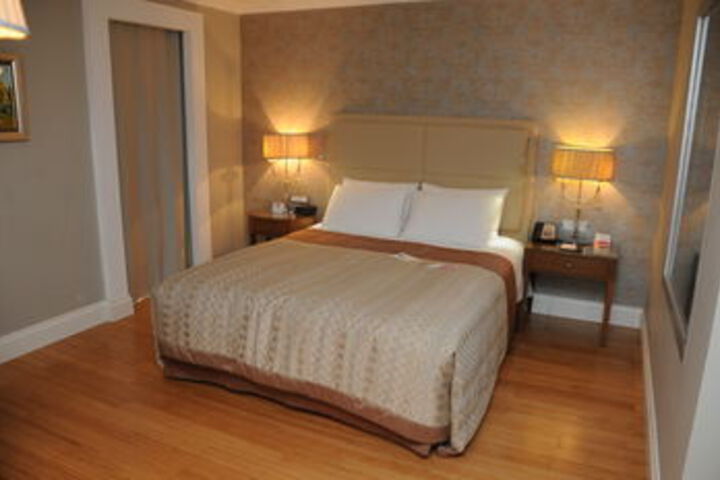 Room 43 of 89