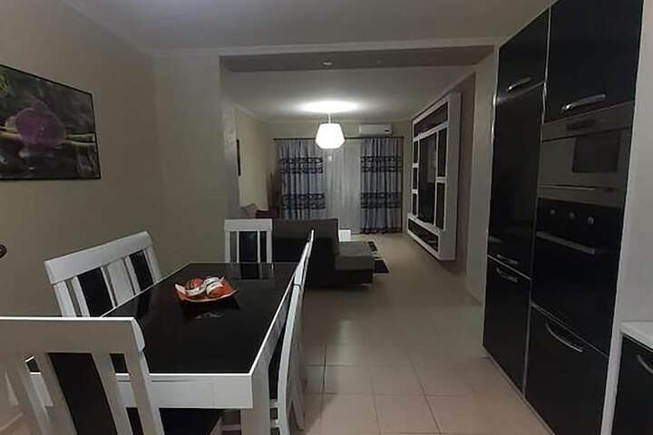 Room 2 of 120