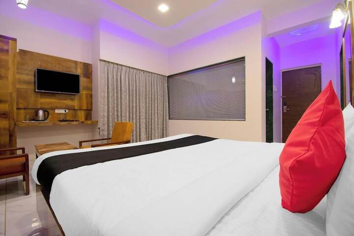 Room 2 of 9