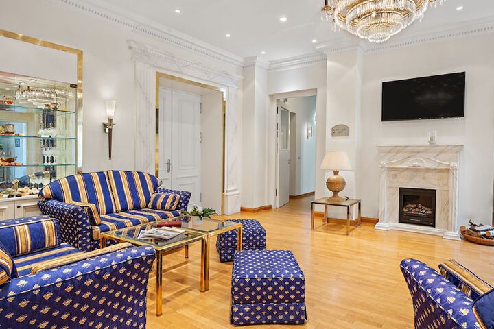 Guest Lobby