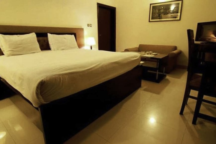 Room 9 of 21