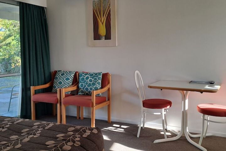 Room 27 of 65