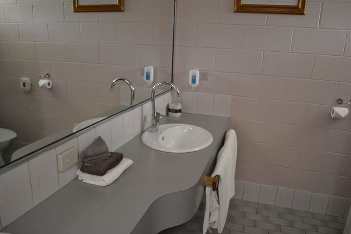 Room 80 of 123