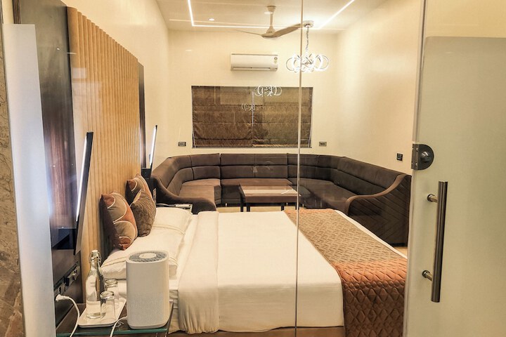 Room 36 of 71