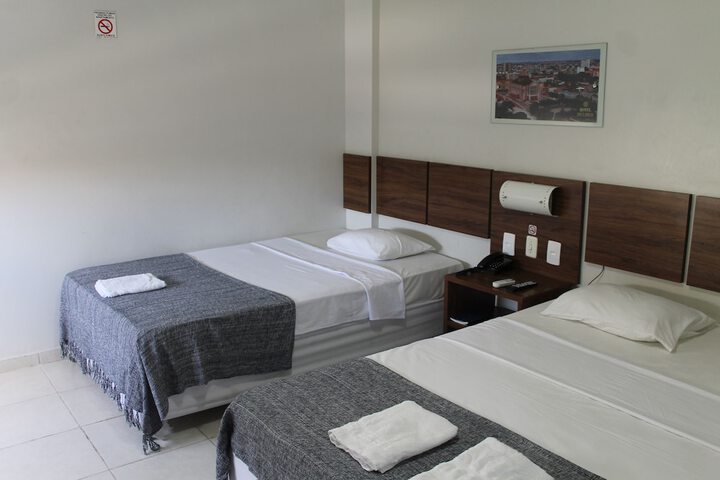 Room 6 of 24