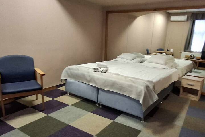 Room 17 of 51