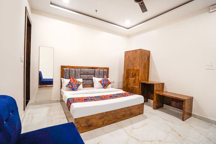Room 18 of 25