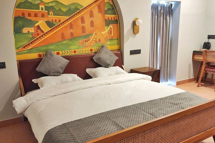 Room 12 of 26