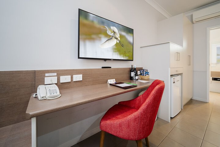 Room 4 of 27