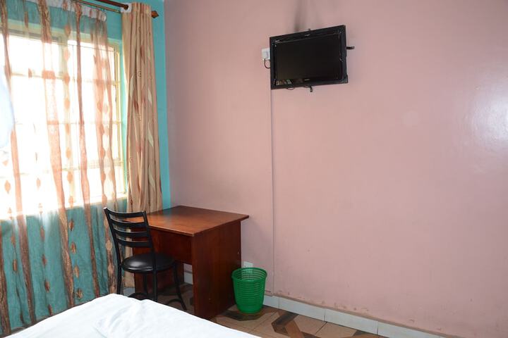 Room 14 of 35