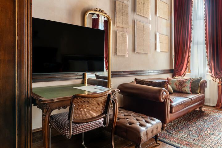 Room 22 of 47