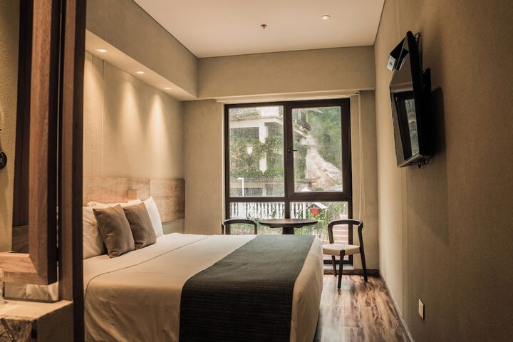 Room 95 of 132