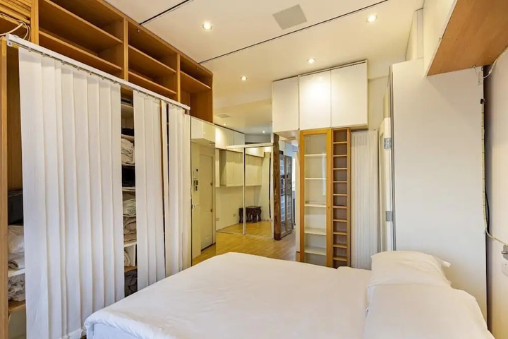 Room 2 of 15