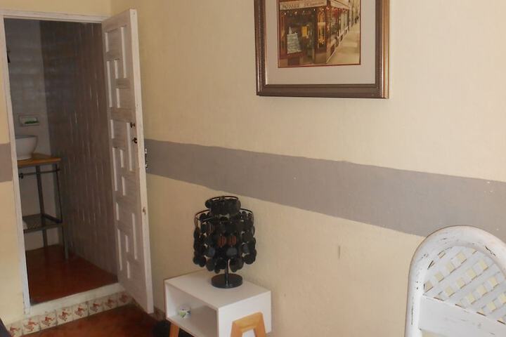 Room 7 of 18