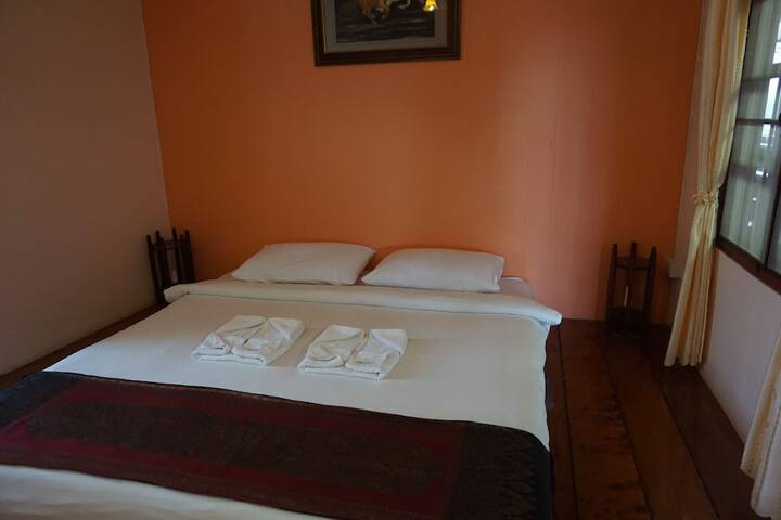Room 8 of 30