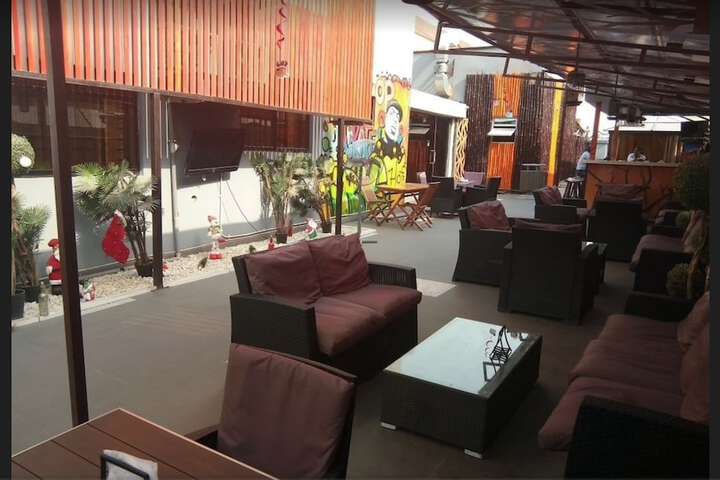 Lounge 38 of 41