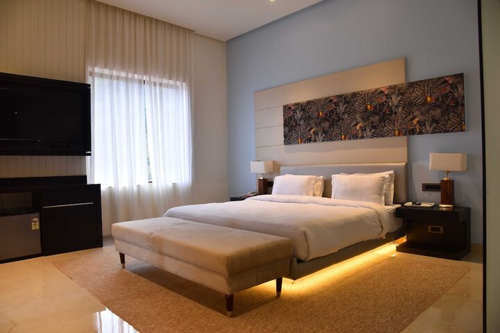 Room 11 of 49
