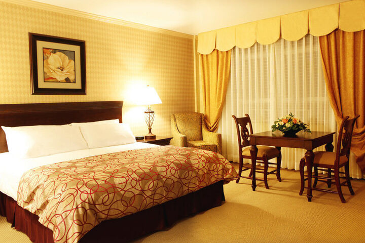 Room 7 of 77