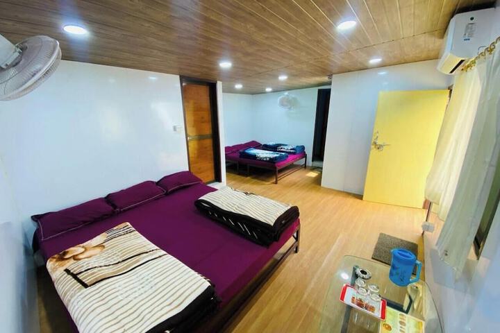 Room 15 of 32