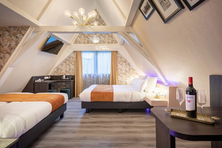 Room 12 of 35