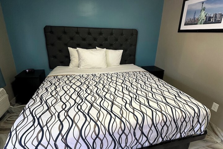 Room 3 of 26