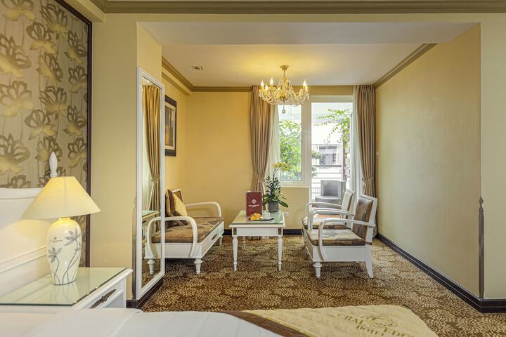 Room 16 of 60