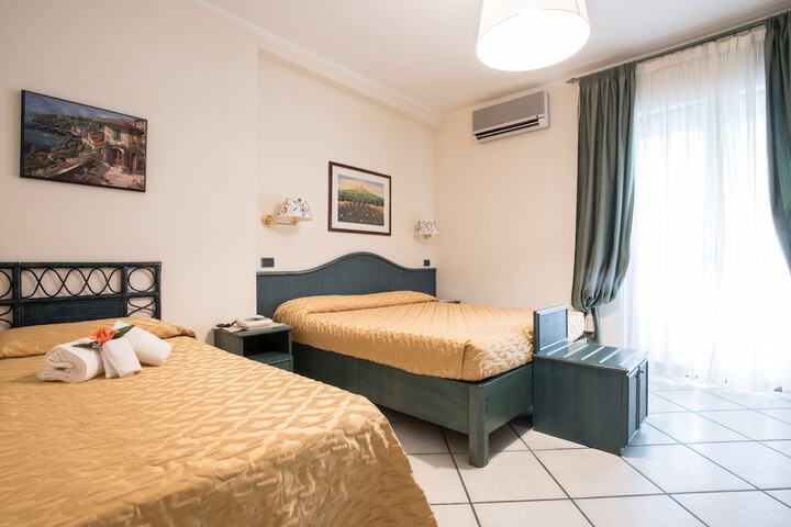 Room 33 of 100