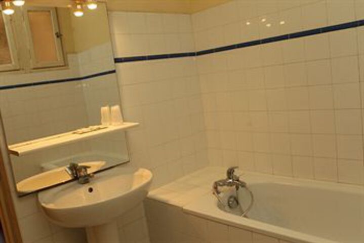 Room 2 of 9