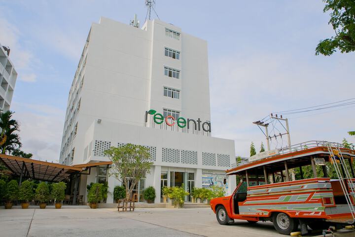 Hotel 2 of 81