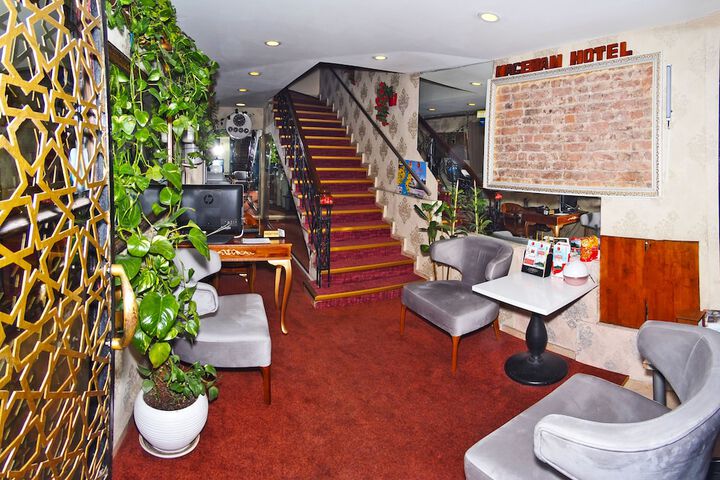 Entrance & Lobby