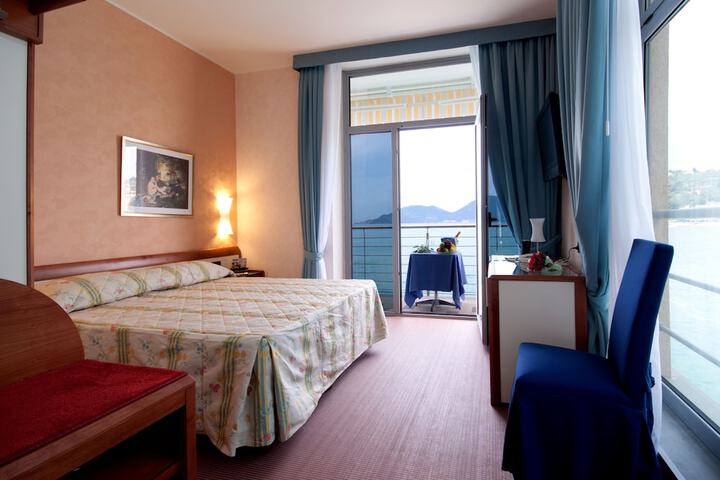 Room 4 of 44