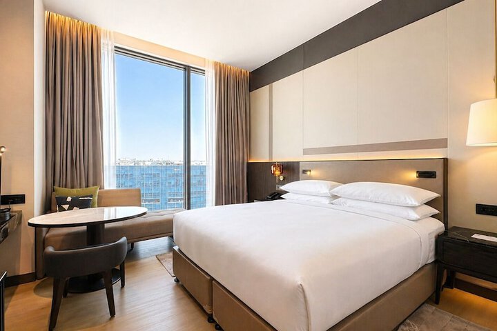 Room 28 of 103