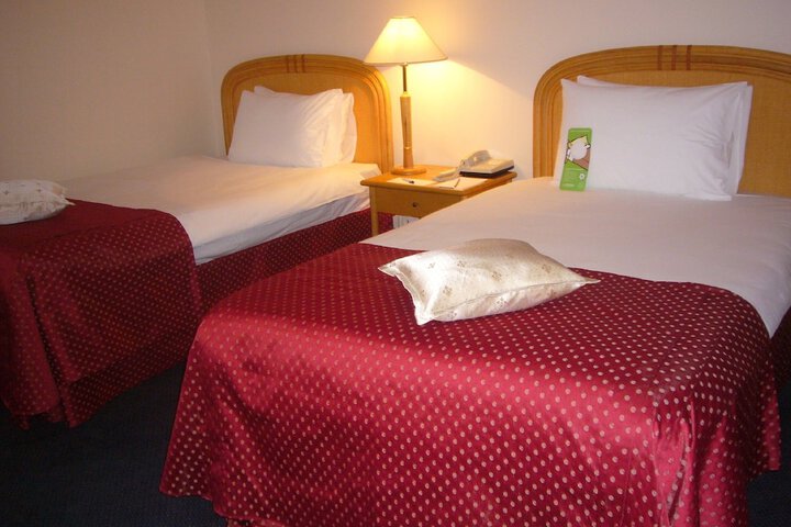 Room 9 of 90