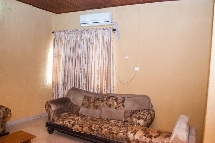 Room 10 of 20