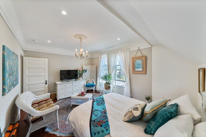 Room 5 of 48