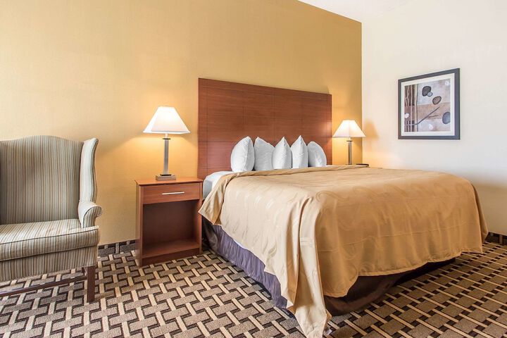 1 King Bed (8 of 12)