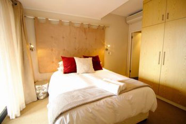 Room 13 of 19