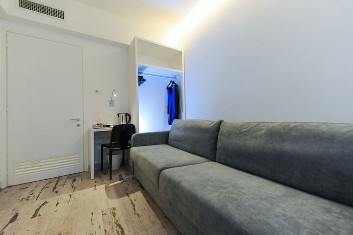 Room 7 of 85