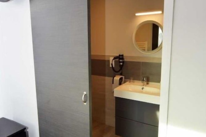 Room 43 of 62