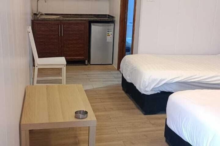 Room 3 of 38