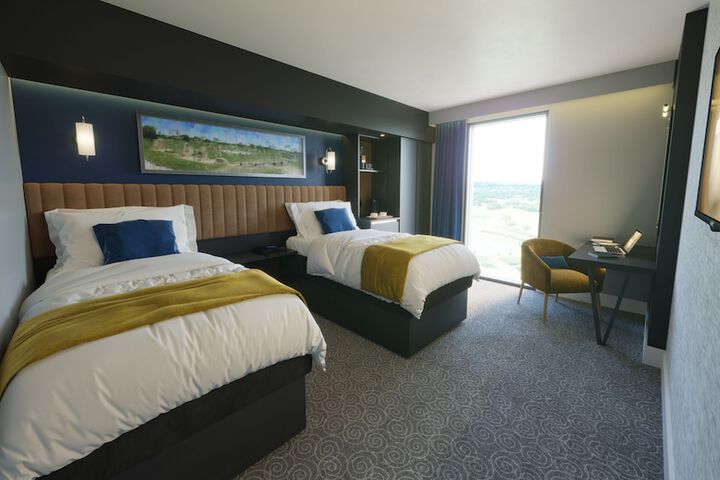 Room 6 of 75