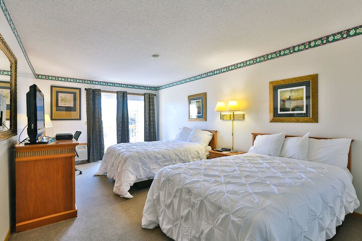 Comfort 2 Queen Beds (2 of 16)