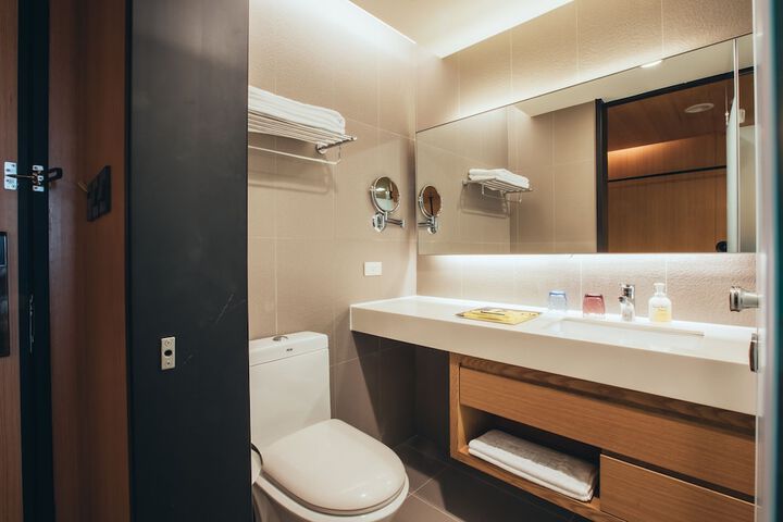 Room 153 of 210