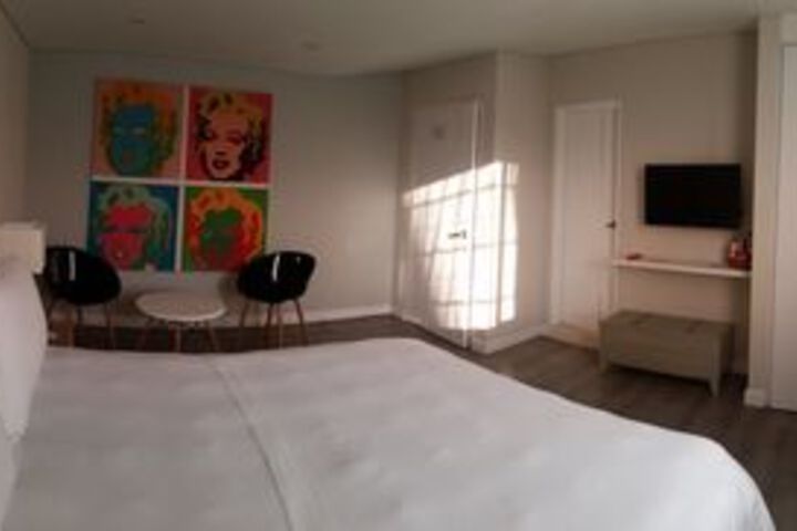 Room 17 of 22