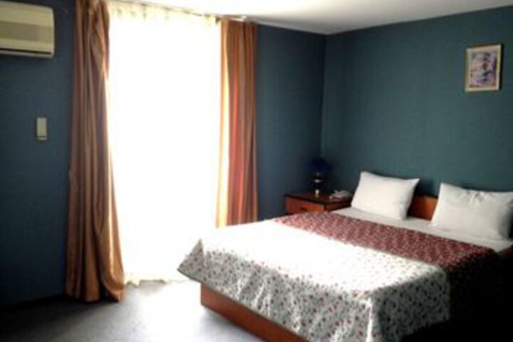 Room 19 of 49