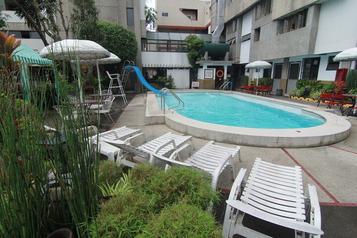 Pool Hotel