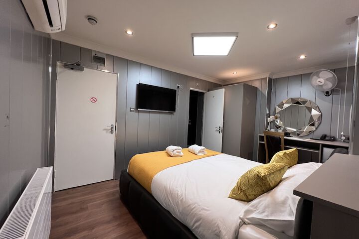 Room 21 of 57