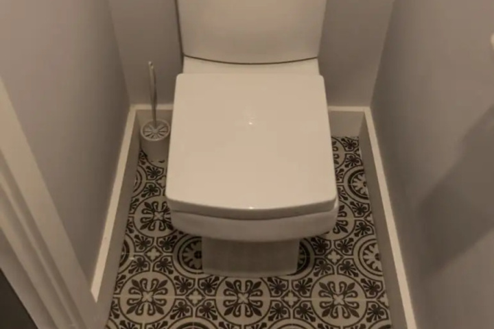 Room 8 of 14